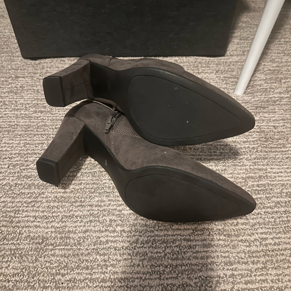 Ann Marino Gray Boots 8.5 - Picture 3 of 5
